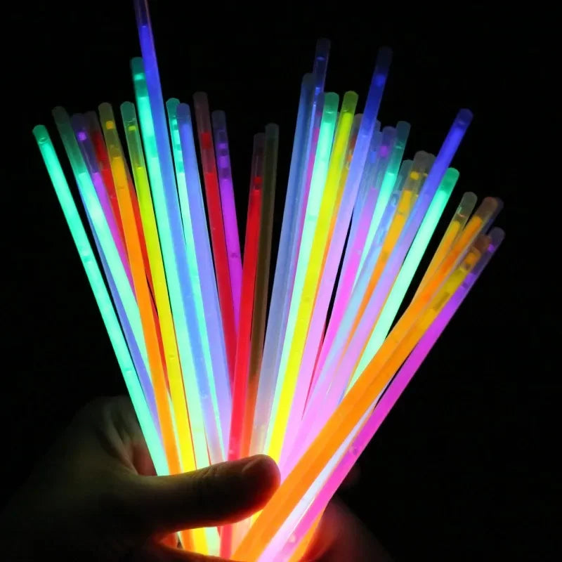 Palos de fluorescencia coloridos para fiestas